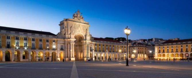 Portugal Golden Visa - praca comercio Large